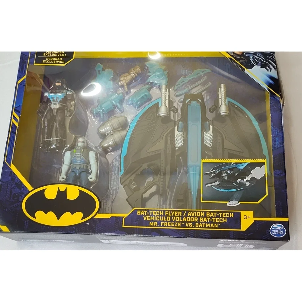 DC Batman Bat-Tech Flyer with 4